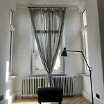 Zentrale Altbauwohnung In Apartment *