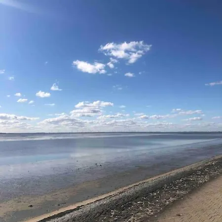 Zentrale Altbauwohnung In Apartamento *