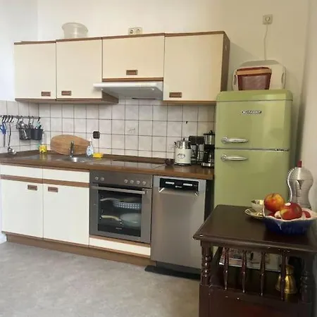Apartment Zentrale Altbauwohnung In *