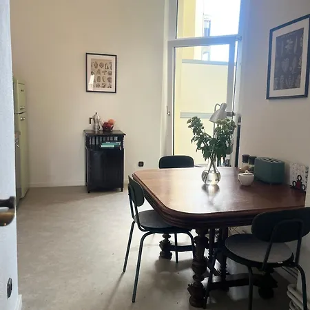 Apartment Zentrale Altbauwohnung In *