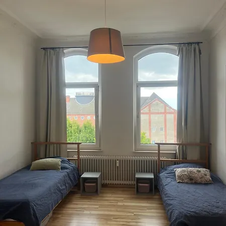 Zentrale Altbauwohnung In Apartment
