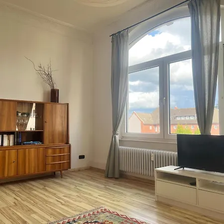 Zentrale Altbauwohnung In Wilhelmshaven