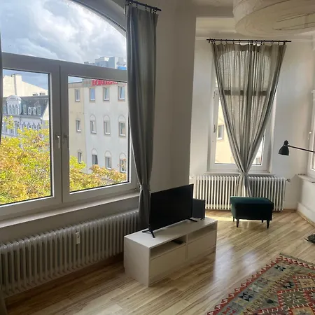 Zentrale Altbauwohnung In