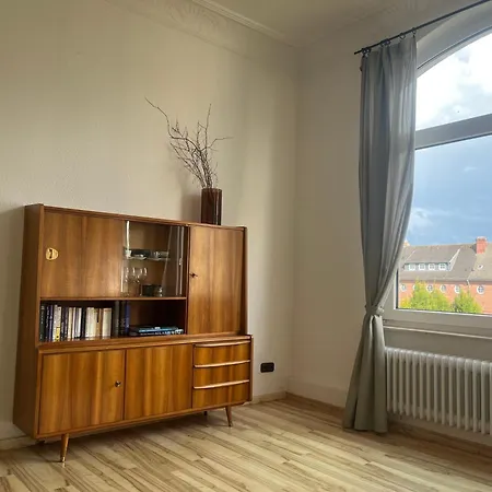 Zentrale Altbauwohnung In *